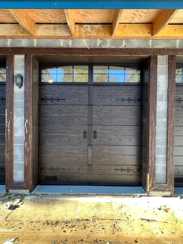 Retro nosto-ovi ikkunarivillä Porvoossa