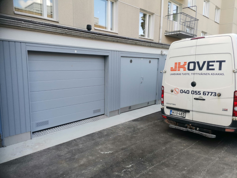 Taloyhtiön autotallin oviremontti Heinolassa